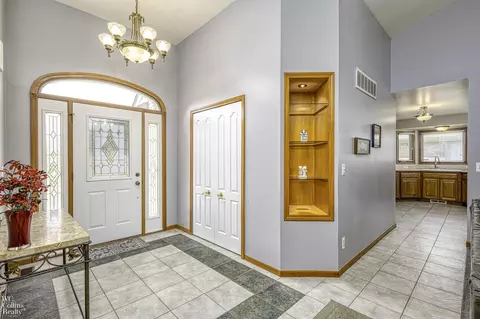 Entry Way - 48352 Marion, Macomb, MI 48044 photo 2 of 2