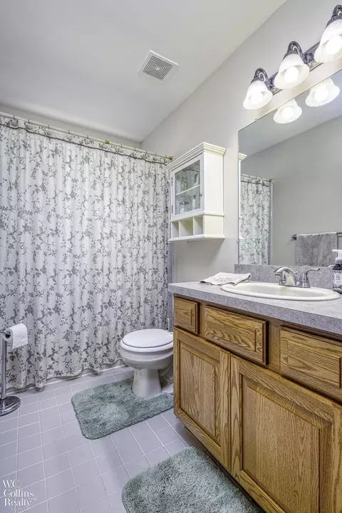 Bath - 48352 Marion, Macomb, MI 48044 photo 2 of 3