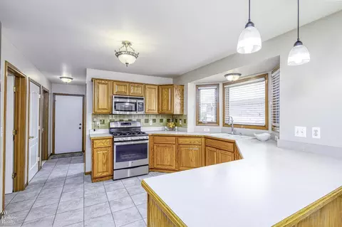 Kitchen - 48352 Marion, Macomb, MI 48044 photo 3 of 3