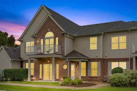 8592 Heywood, Sterling Heights, MI 48312