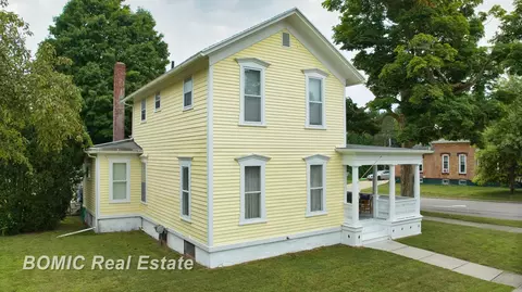 202 N Main, Vassar, MI 48768