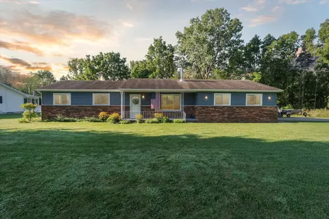 615 Crestview, Corunna, MI 48817
