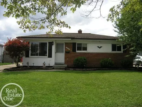 27549 Floral, Roseville, MI 48066