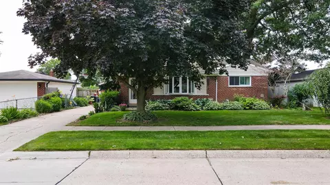 18230 Sylvan, Fraser, MI 48026