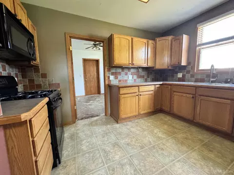 Kitchen - 415 N 3rd, L'anse, MI 49946 photo 1 of 2