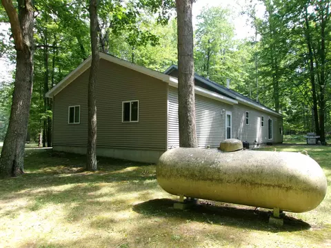 4588 Pine Run, Farwell, MI 48622 photo 32