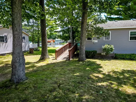 6585 Circle, Harrison, MI 48625 photo 32