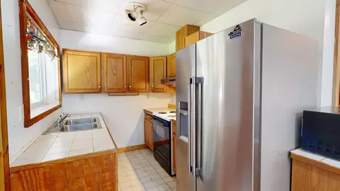 475 E Ashard, Harrison, MI 48625 photo 5