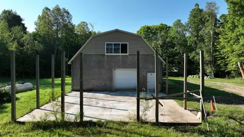 475 E Ashard, Harrison, MI 48625 photo 17