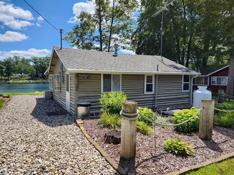881 Bluegill Lk, Harrison, MI 48625