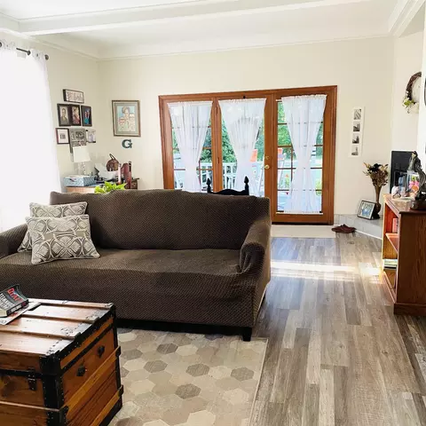 Living - 114 E Wesley, Owosso, MI 48867 photo 2 of 3
