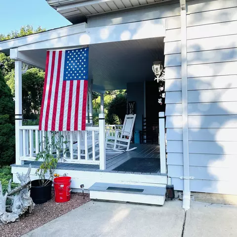 Exterior - 114 E Wesley, Owosso, MI 48867 photo 5 of 14