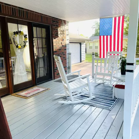 Exterior - 114 E Wesley, Owosso, MI 48867 photo 4 of 14