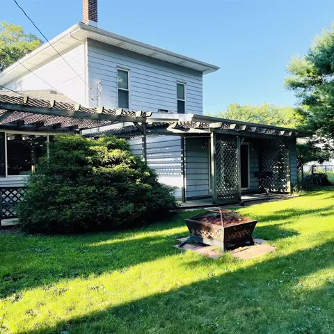 Exterior - 114 E Wesley, Owosso, MI 48867 photo 6 of 14