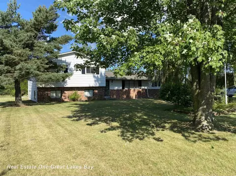 9417 Garfield, Freeland, MI 48623