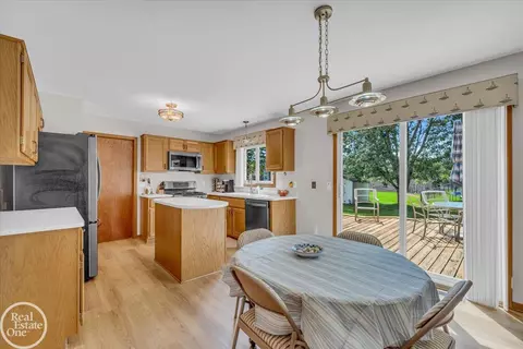 Kitchen - 24072 Pointe, Macomb, MI 48042 photo 2 of 5