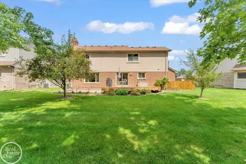 Exterior - 24072 Pointe, Macomb, MI 48042 photo 5 of 6
