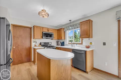 Kitchen - 24072 Pointe, Macomb, MI 48042 photo 1 of 5