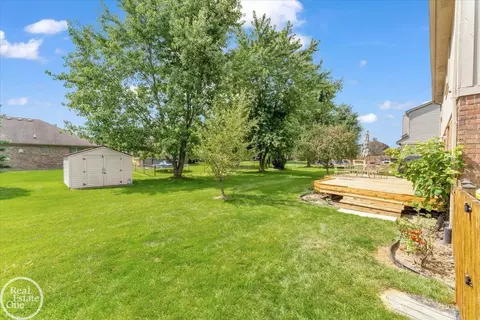 Exterior - 24072 Pointe, Macomb, MI 48042 photo 4 of 6
