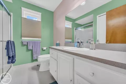 Bath - 24072 Pointe, Macomb, MI 48042 photo 3 of 4