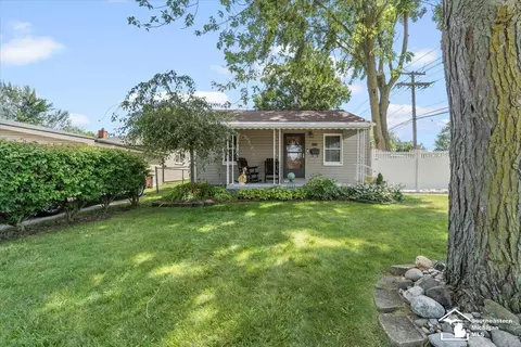 16771 Kennebec, Southgate, MI 48195