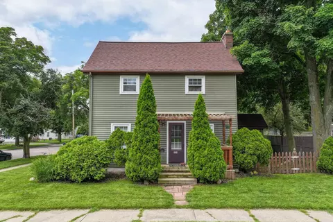 124 S Beech St, Flushing, MI 48433