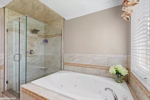 Bath - 50461 Nagy, Macomb, MI 48044 photo 2 of 6