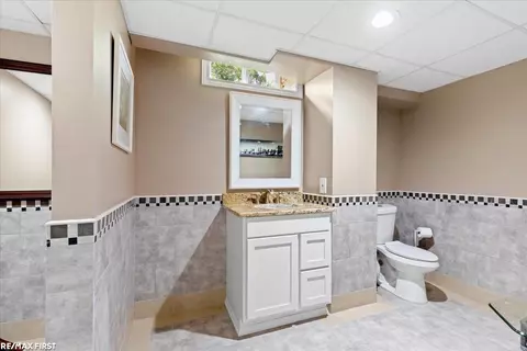 Bath - 50461 Nagy, Macomb, MI 48044 photo 6 of 6
