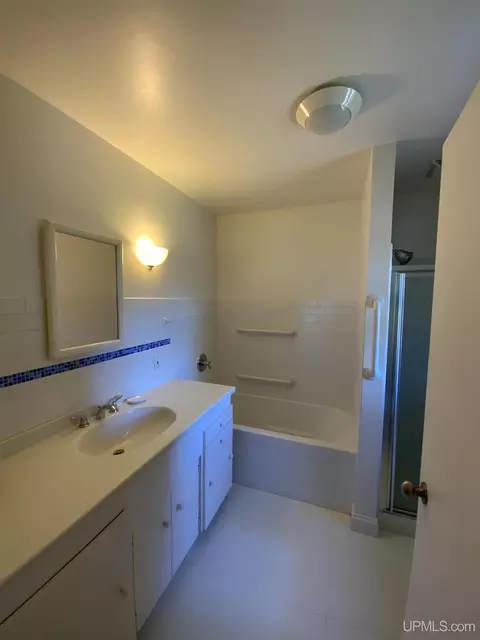 515 E Rdg, Marquette, MI 49855 photo 27