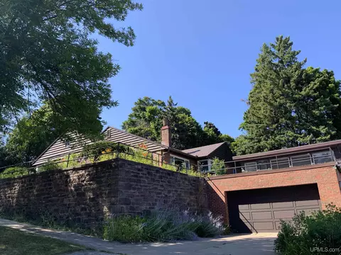515 E Rdg, Marquette, MI 49855