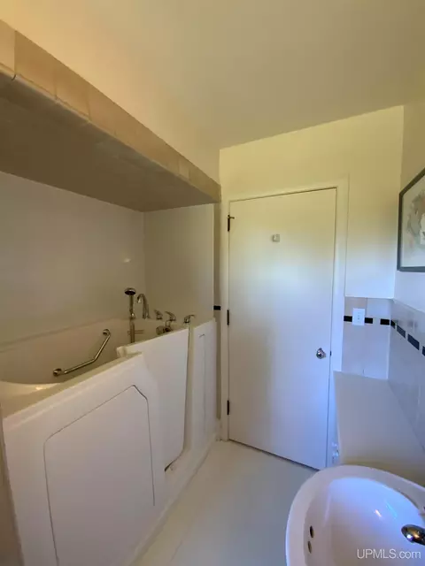 515 E Rdg, Marquette, MI 49855 photo 20
