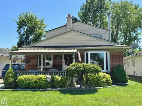 20260 Lakeworth, Roseville, MI 48066