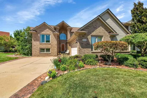 34247 Rambling, Fraser, MI 48026