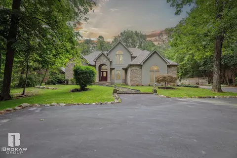 2177 S State, Davison, MI 48423