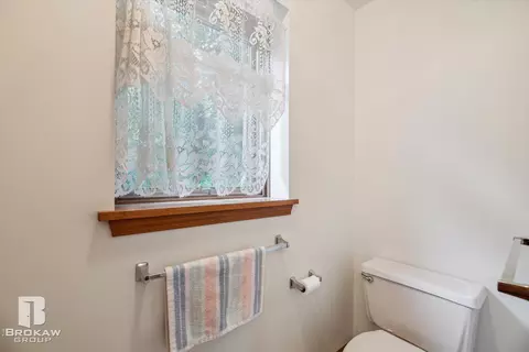 Bath - 2177 S State, Davison, MI 48423 photo 4 of 6