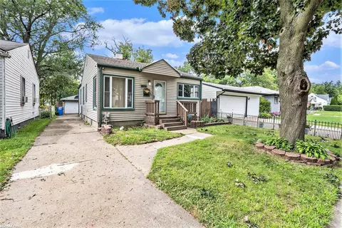 22477 Oaklane, Warren, MI 48089
