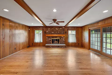 Living - 656 Canterbury, Grosse Pointe Woods, MI 48236 photo 4 of 6
