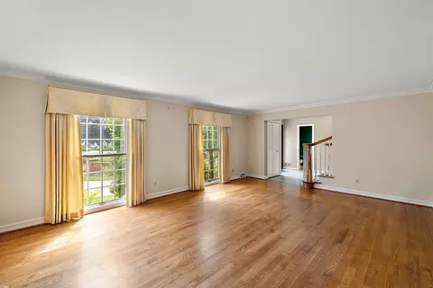 Living - 656 Canterbury, Grosse Pointe Woods, MI 48236 photo 2 of 6