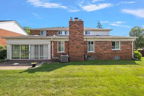 Exterior - 656 Canterbury, Grosse Pointe Woods, MI 48236 photo 8 of 11