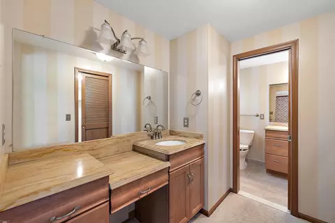 Bath - 656 Canterbury, Grosse Pointe Woods, MI 48236 photo 5 of 9