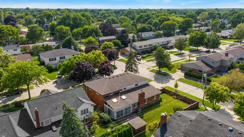 View/Area - 656 Canterbury, Grosse Pointe Woods, MI 48236 photo 11 of 12