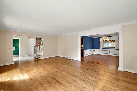 Living - 656 Canterbury, Grosse Pointe Woods, MI 48236 photo 3 of 6