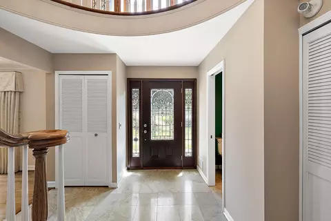 Entry Way - 656 Canterbury, Grosse Pointe Woods, MI 48236 photo 4 of 8