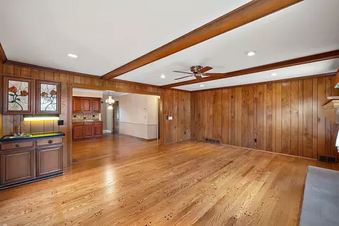 Living - 656 Canterbury, Grosse Pointe Woods, MI 48236 photo 6 of 6