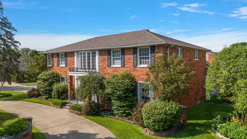 Exterior - 656 Canterbury, Grosse Pointe Woods, MI 48236 photo 4 of 11