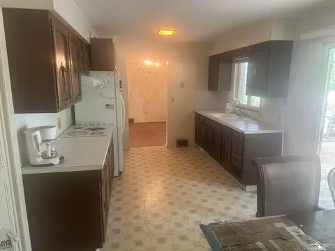Kitchen - 12773 Sweitzer, Carleton, MI 48117 photo 1 of 3