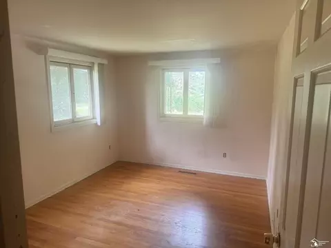 Bedroom - 12773 Sweitzer, Carleton, MI 48117 photo 2 of 3