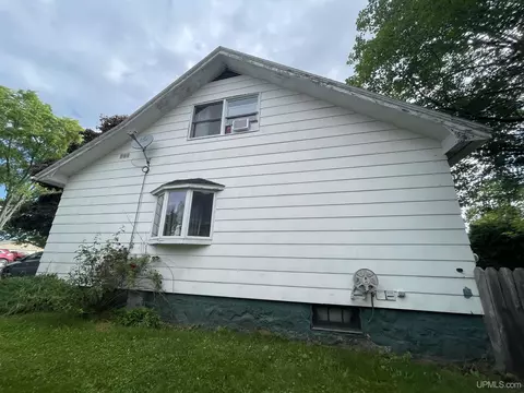 523 N Third, L'anse, MI 49946 photo 2