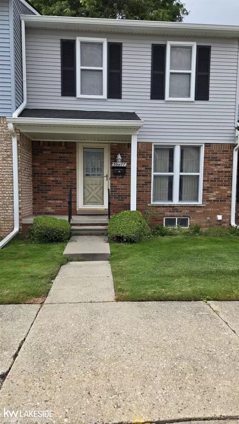 37377 Charter Oaks, Clinton Township, MI 48036