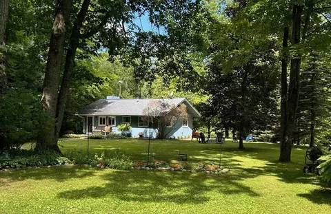 1373 S Muskegon Banks, Marion, MI 49665